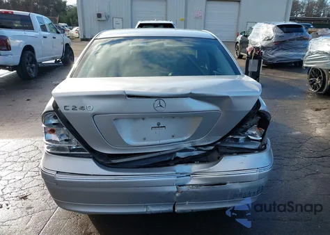 2003 Mercedes-Benz C 240 z USA, uszkodzony, nr VIN WDBRF61J53F391730